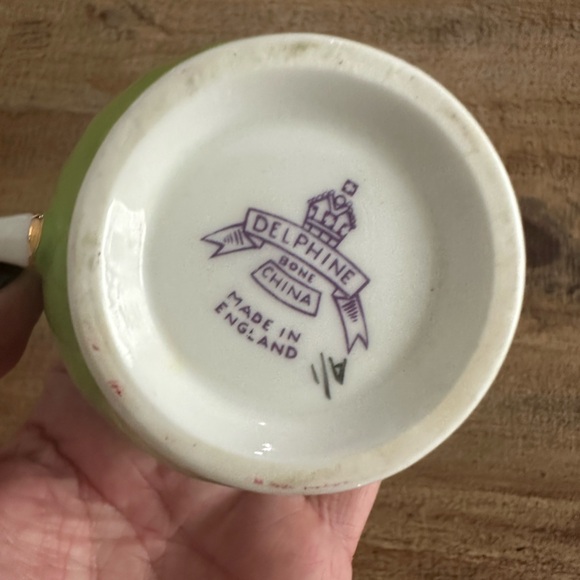 Delphine bone china tea cup and saucer - Picture 2 of 4